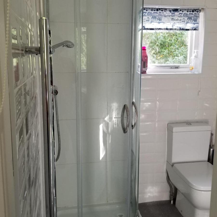Small House Near Beach Villa Cowes  Ngoại thất bức ảnh